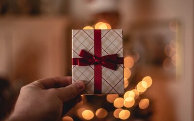 A Jolly Tax Guide:  Tax Strategies for Employee Gifting and Holiday Parties